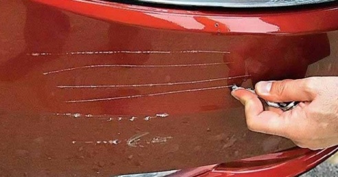 Как устранить сколы краски на автомобиле?